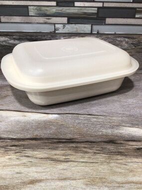 Vintage Tupperware Ultra 21 Loaf Pan & Lid 1.5 Qt Beige Microwave Oven Safe